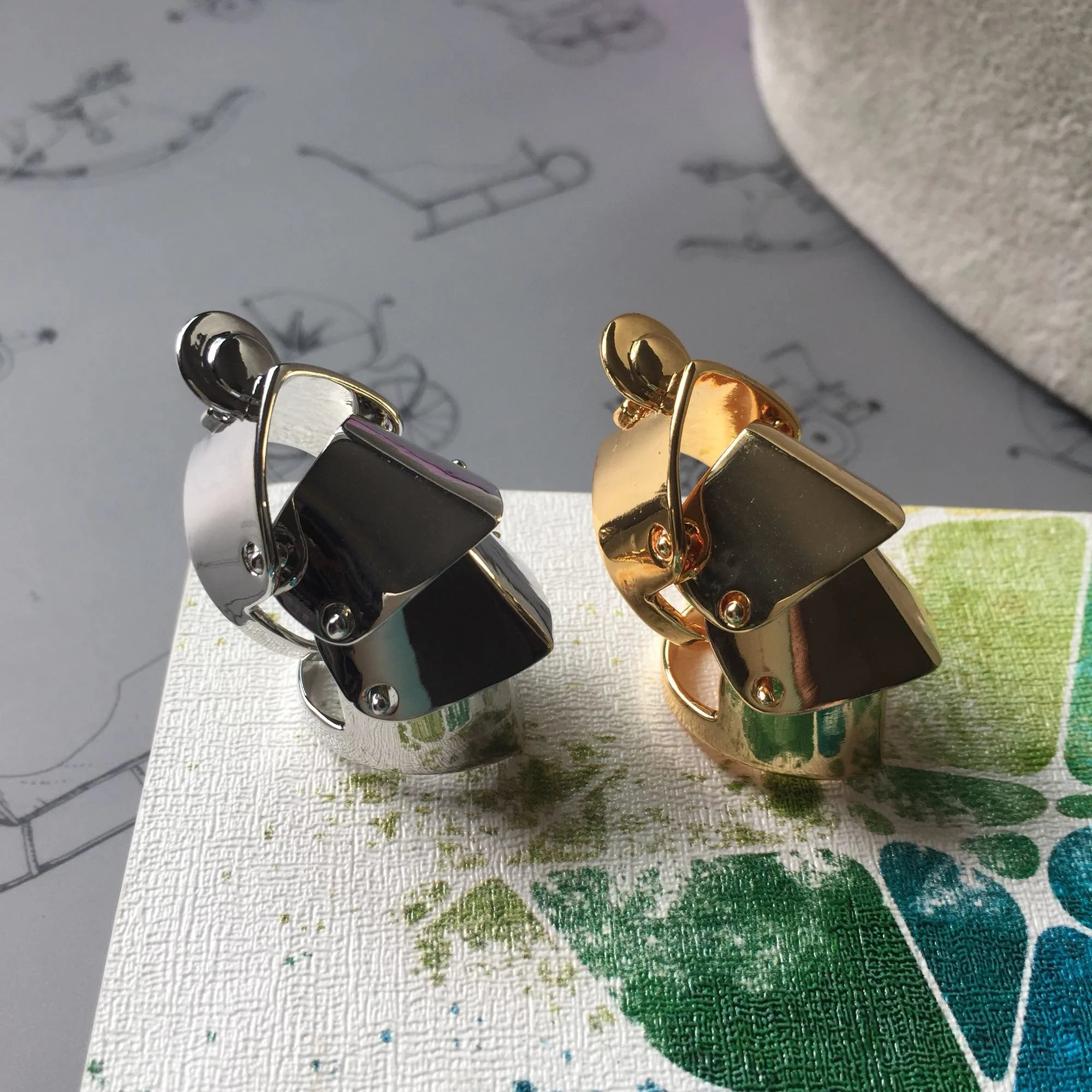 

Creative Fashion Nana Osaki Ring Anime Cosplay Finger Bone Silver Ring Retro Punk Metal Joint Ring Gothic Bendable Jewelry