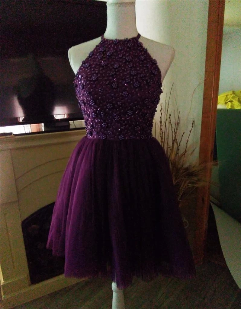 Женское короткое коктейльное платье Pretty фиолетовое с лямкой на шее и вырезом