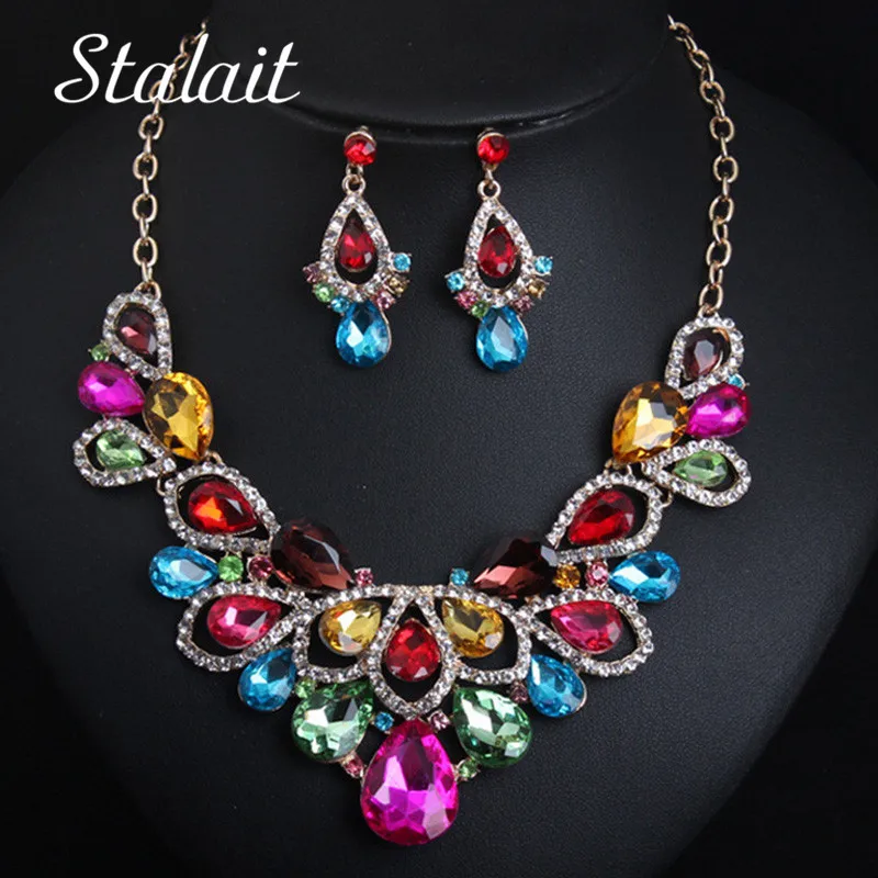 Женский ювелирный комплект из колье и серёг золотистого цвета|Ювелирные наборы