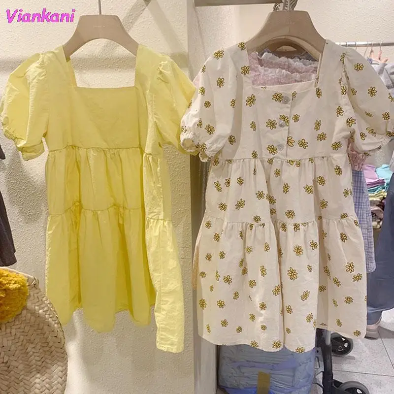 

Платье с цветочным принтом, квадратным вырезом и рукавами-фонариками