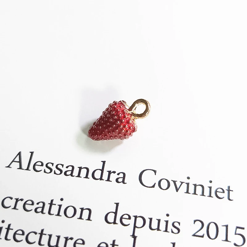 

20pcs/lot 10*15mm Dripping Oil Stereoscopic Strawberry Alloy Jewelry Accessories Headdress Earrings Enamel Pendant