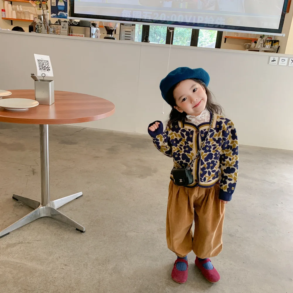 

Свитер для девочек, кардиган, пальто, новинка 2021, осенняя корейская детская вязаная куртка в стиле ретро с квадратным вырезом и цветами