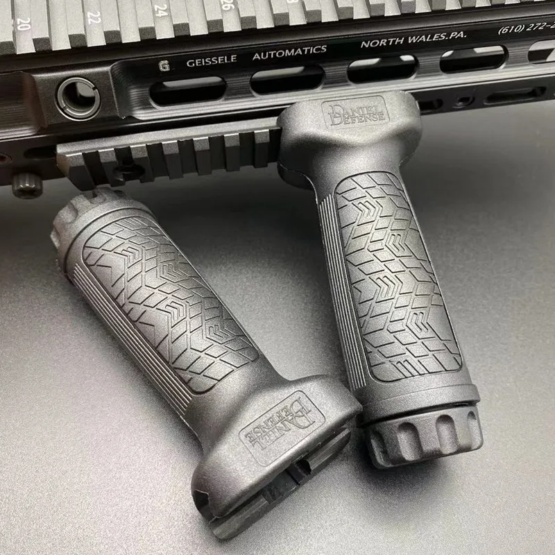 Тактическая вертикальная рукоятка DD для направляющей Пикатинни 20 мм нейлоновая