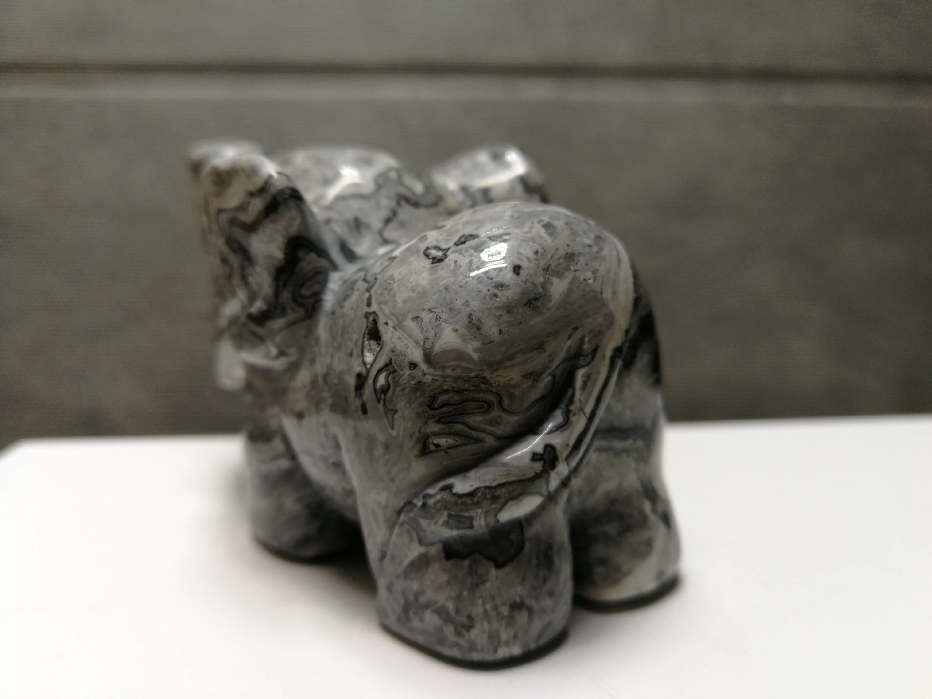 219,2 gNatural серый камень "Зебра", выгравированный вручную слонов, исцеление --- подача заявки на 10 от AliExpress WW