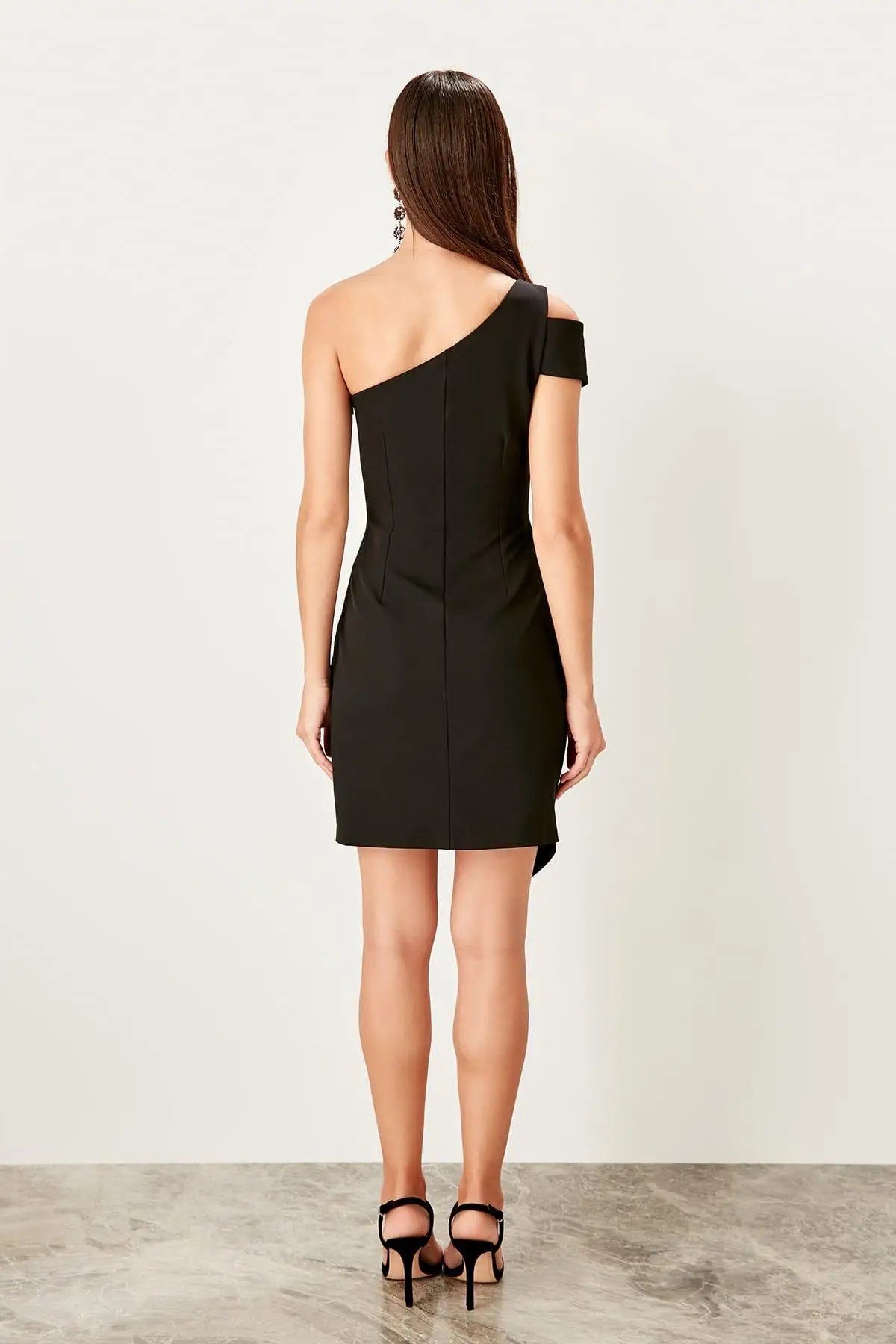 Trendyol черное асимметричное платье TPRSS19UZ0101|Женские платья| |