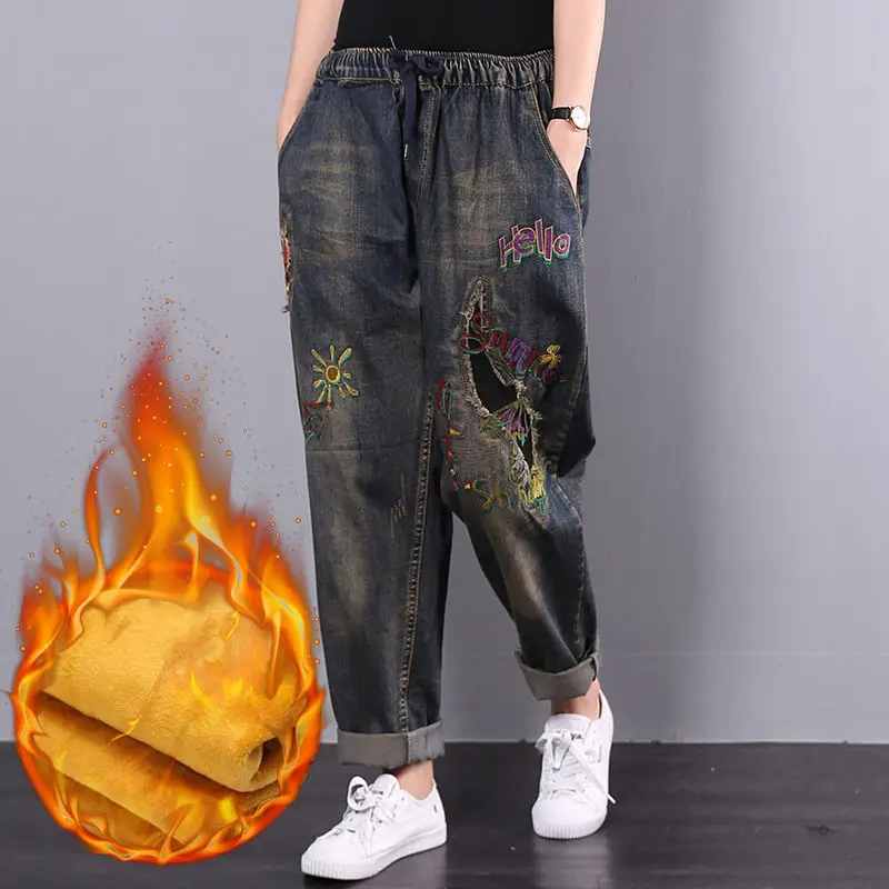 

Spring and summer national style new large size loose wash old art RETRO embroidery elastic waist Harlan jeans