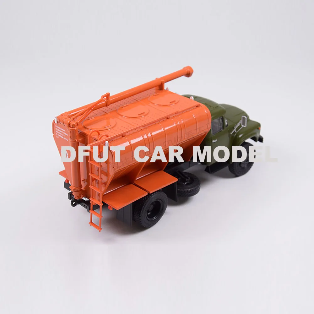 Модель автомобиля игрушечного из сплава в масштабе 1:43 модель Советского Союза Φ