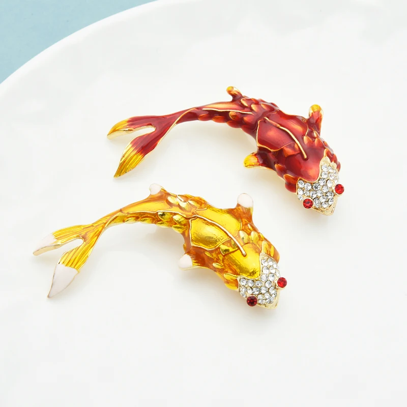 

Wuli&baby Rhinestone Lucky Fish Brooches For Women Men Red Yellow Enamel Sea Animal Party Office Brooch Pins Gfits