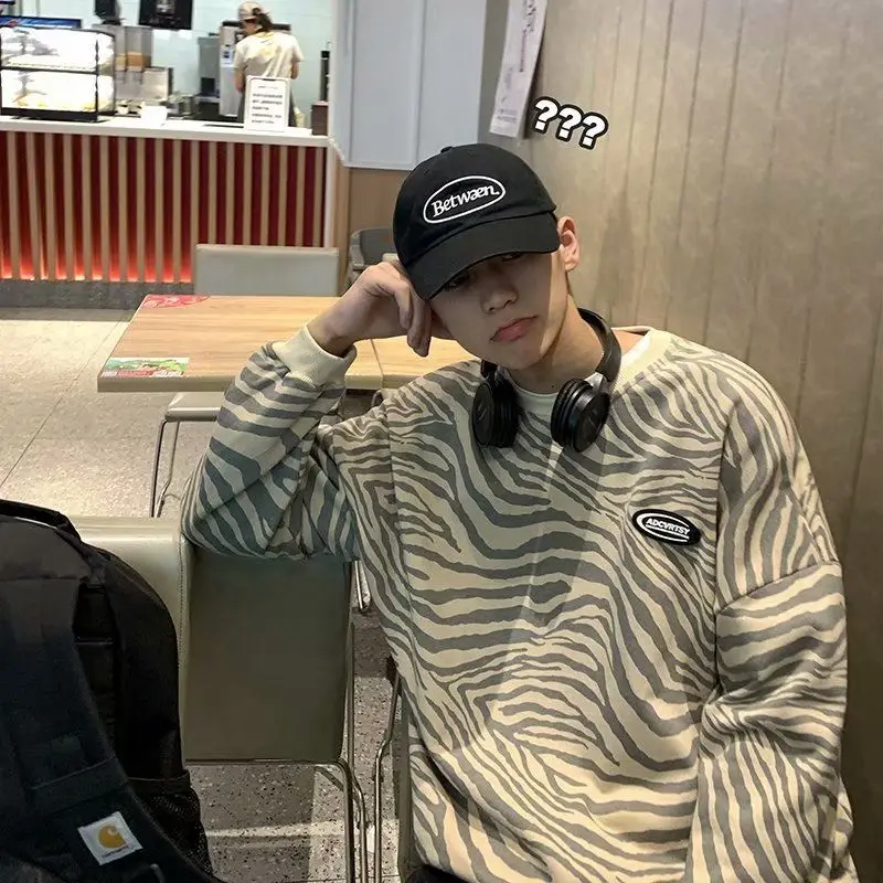 

Hoodies & Sweatshirts