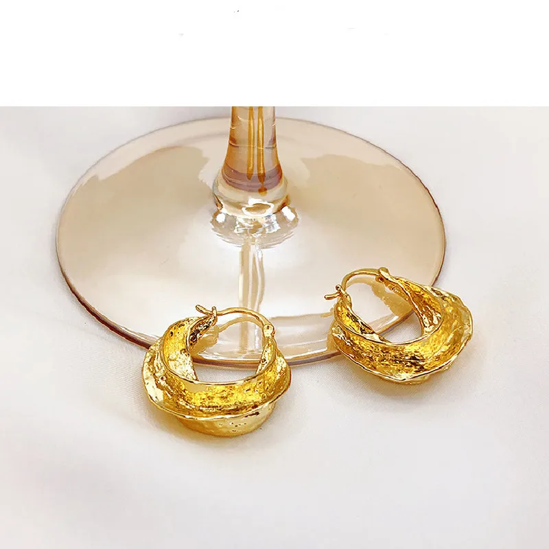 

New Fashion Enamel Glaze Dripping Oil Earrings Female European And American Retro Exaggerated Copper Plated 18K Gold