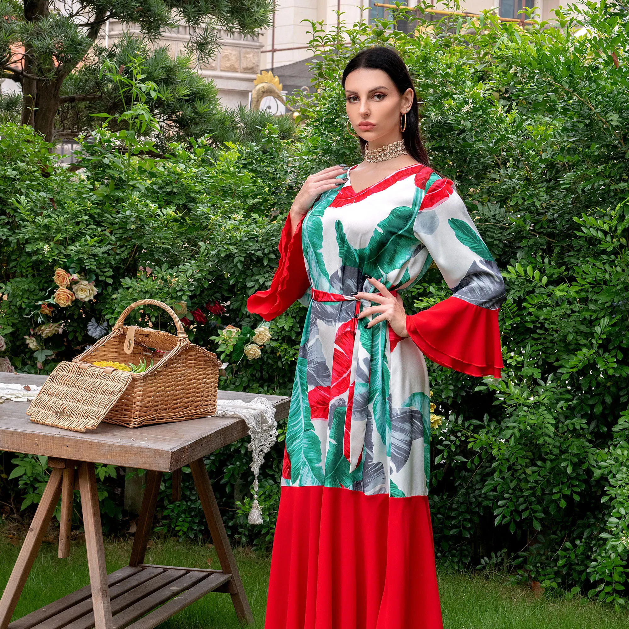 Женская длинная юбка составного кроя с V-образным вырезом и Расклешенным рукавом