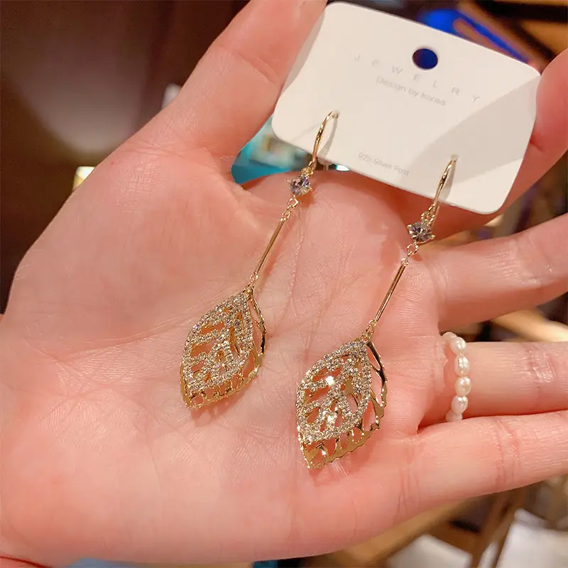 

Korean Fashion Luxury Gold Leaves Earrings for Woman 20201 New Shiny Crystal Statement dangle Earrings Jewelry pendientes