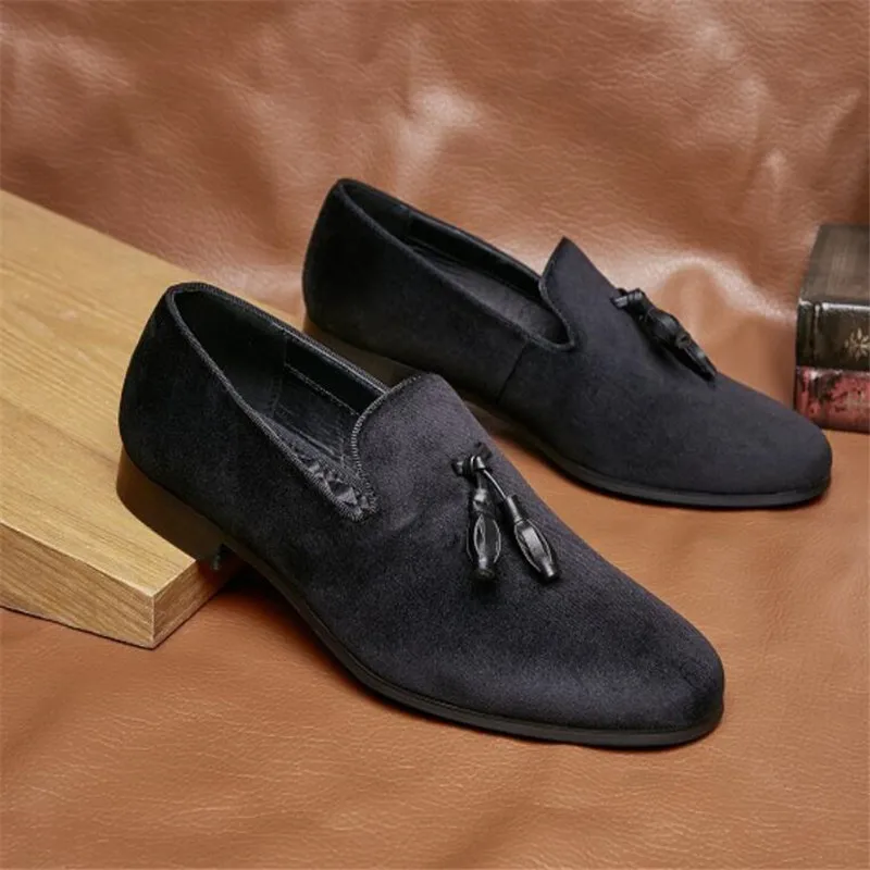 

2020 Men Suede Loafers Shoes Zapatillas Tassel Design Business Shoes Men Flats Indoor and outdoor Slip On Mans Casual Footwear
