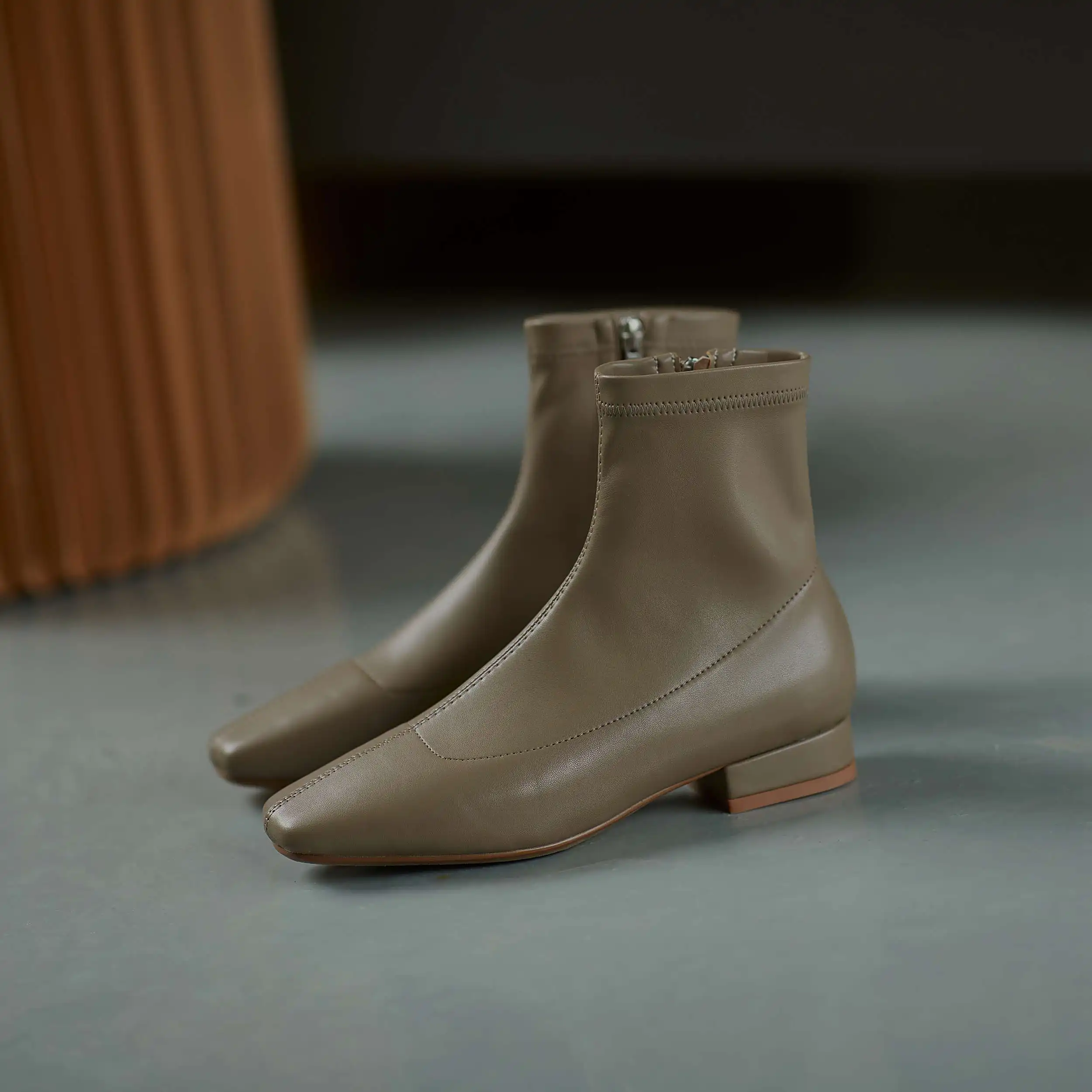 

Vichelo Hot Korean street pretty girls daily wear square toe low heel comfortable simple wild four colors basic ankle boots L16