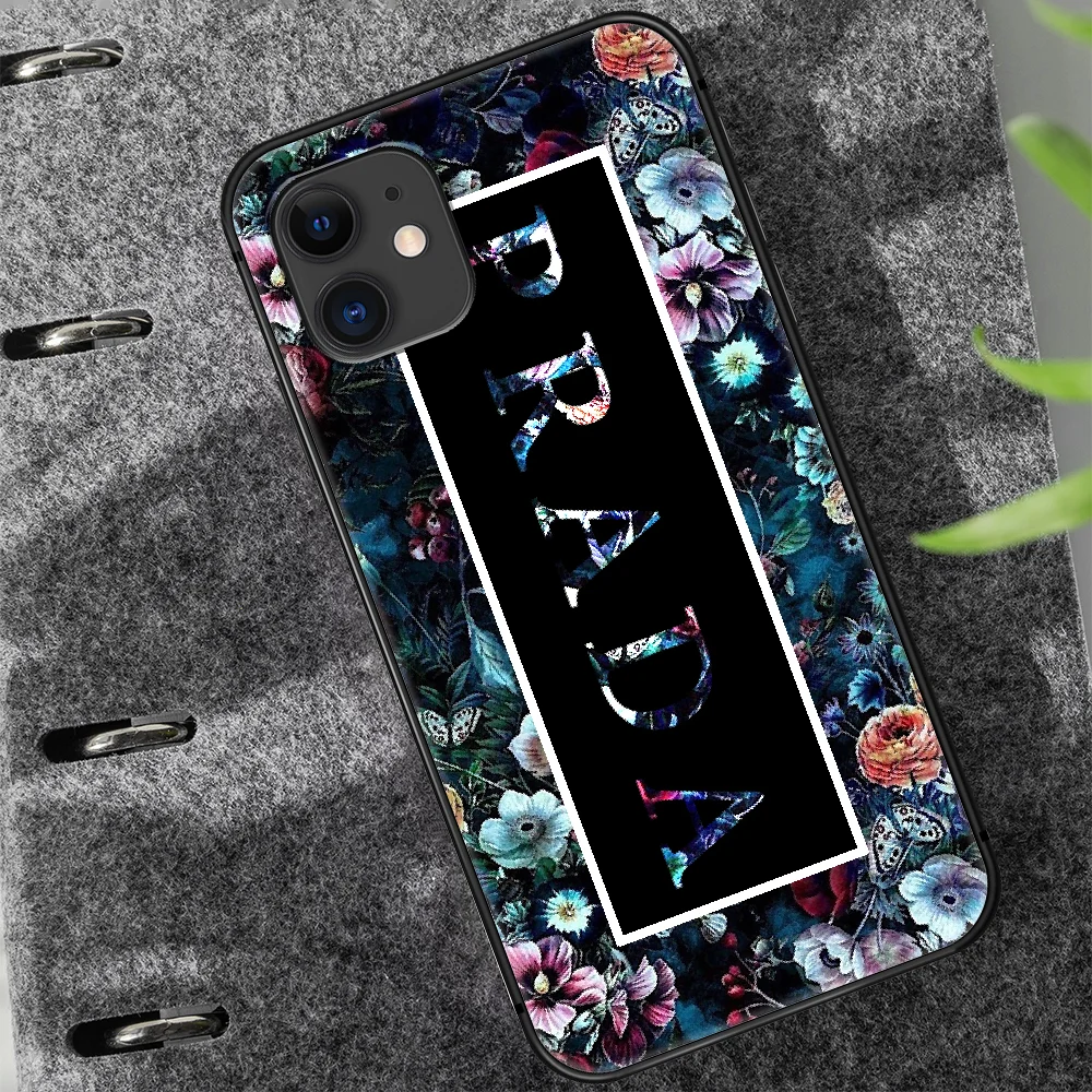 

Italian luxury brand Phone Case Cover Hull For iphone 5 5s se 2020 6 6s 7 8 12 mini plus X XS XR 11 PRO MAX black Etui Tpu Shell