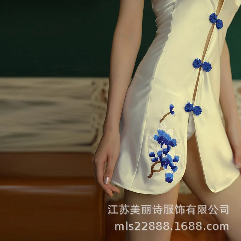 Chinese Mini Dress Sexy Cheongsam Uniform Vintage Lingerie Woman Backless Halter Split Dresses Perspective Pajamas Party Qipao |