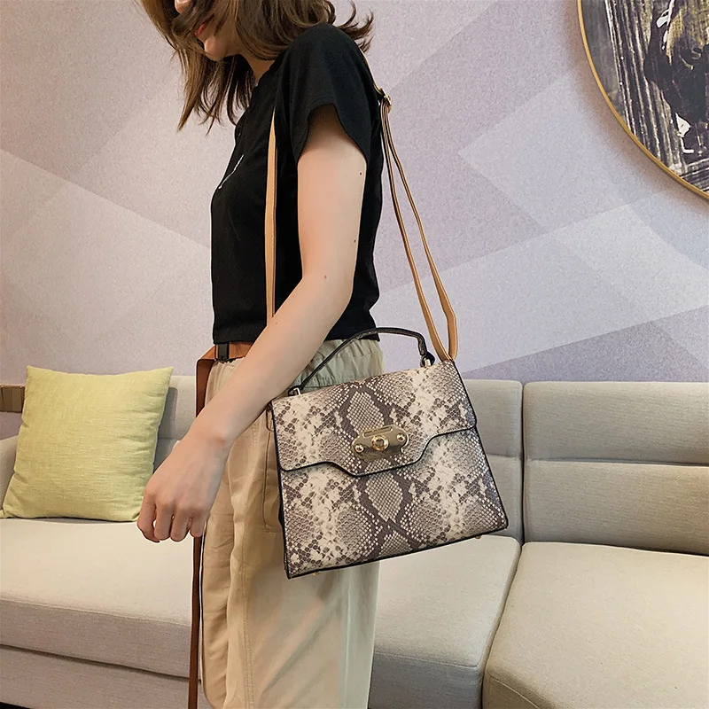 2019 женская новая модная сумка-книжка со змеиным принтом с одним плечом и