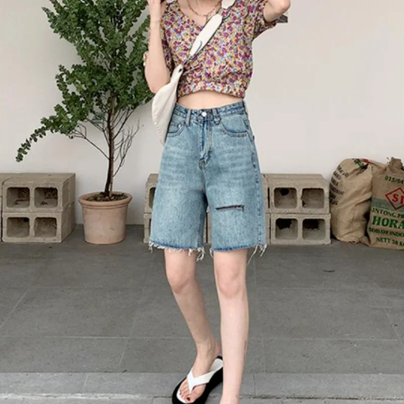 

GOOHOJIO 2021 Summer New High Waist Button Denim Shorts Casual Loose Jeans for Female Wide Leg Shorts Vintage Fashion Jeans