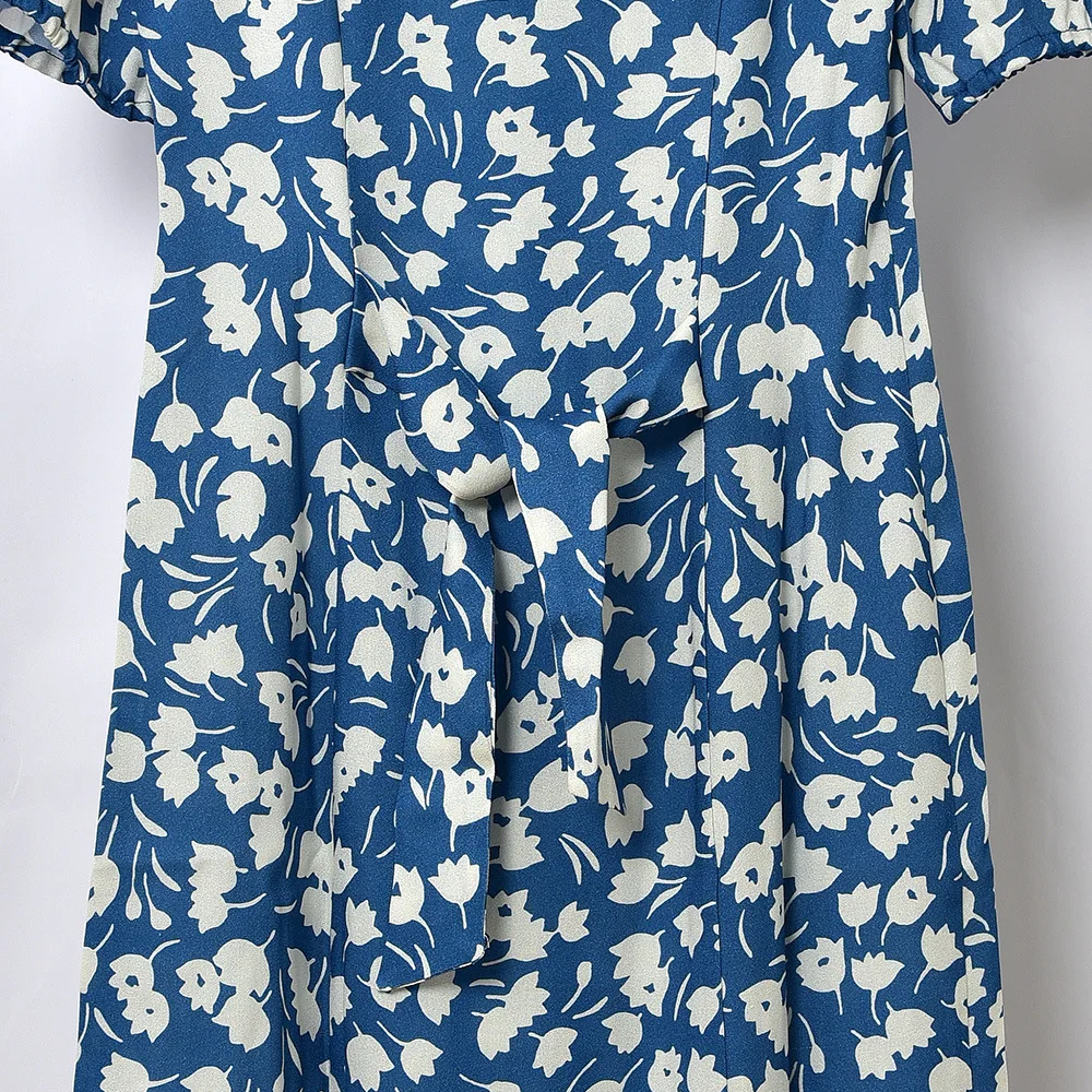 Принтом в стиле ретро для женщин средней длины тонкое платье с буффами на рукавах