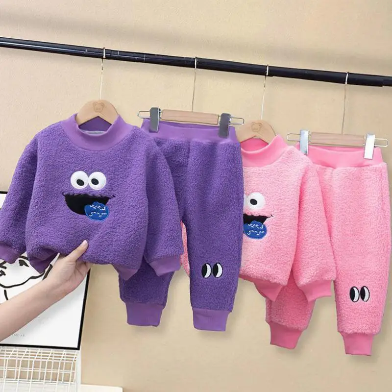 Костюм детский зимний из пуловера и штанов с надписью | Мать ребенок