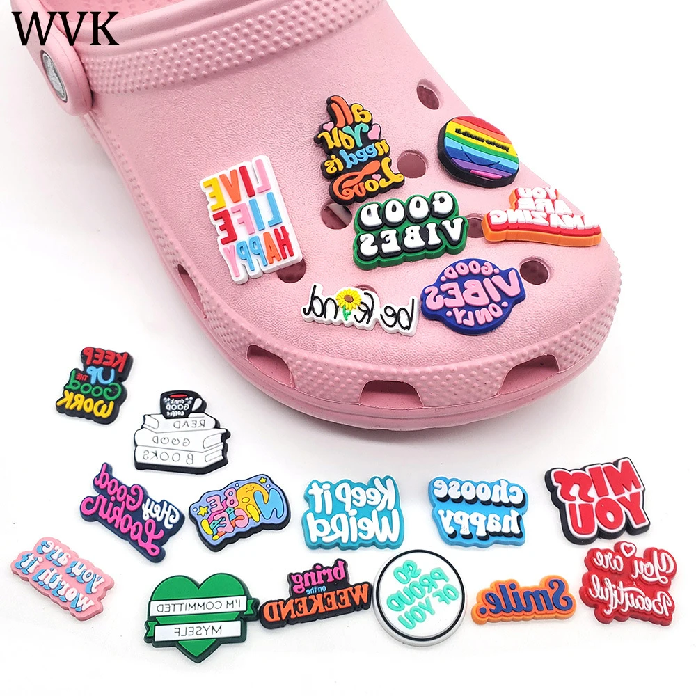 

Вдохновляющие английские Кроксы для обуви, сандалии, цветок, пряжка для обуви, ПВХ Кроксы, подвески для обуви, мягкая резиновая декоративная пряжка для сада, 1 шт.