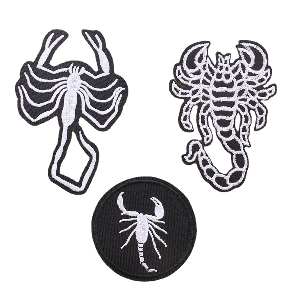 

1PCS Scorpion Animals Iron On Patches Sewing Embroidered Applique for Jacket Clothes Stickers Badge DIY Apparel Accessories