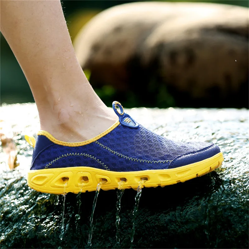 

Aqua shoes unisex casual shoes fashion mesh breathable outdoor quick drying rubber outsole slip on water shoes