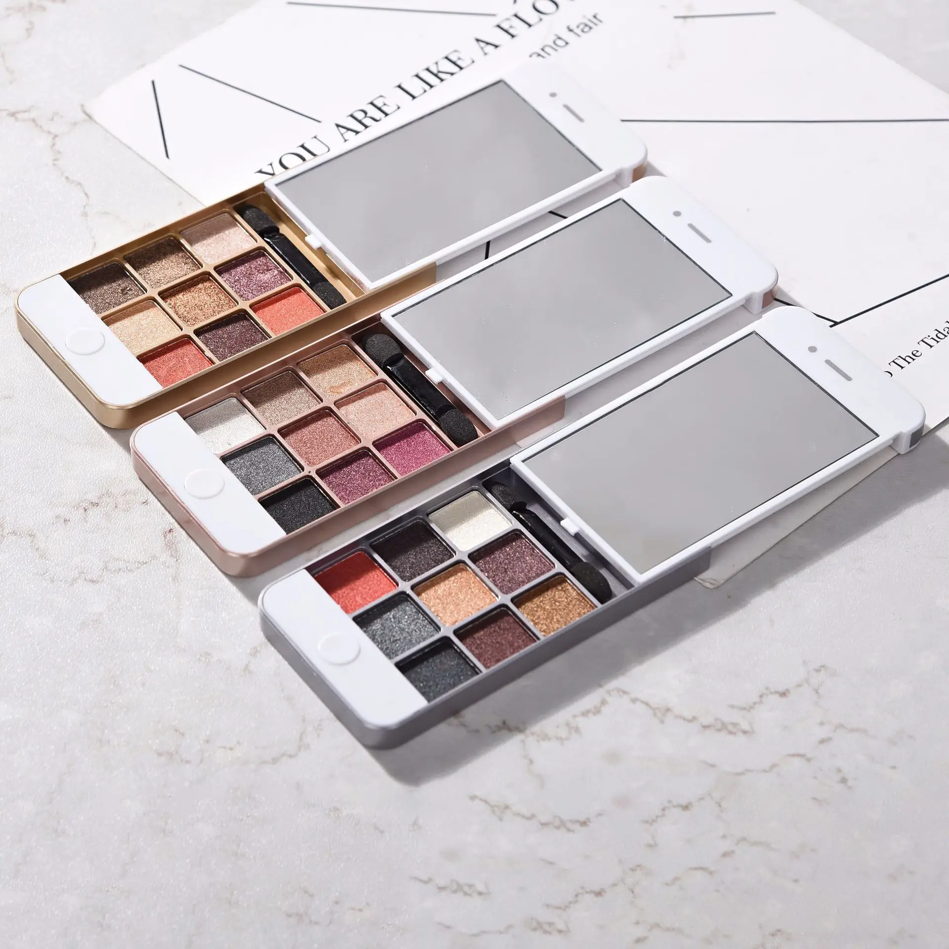 

Simulated Mobile Phone 9-Color Eyeshadow Palette Mineral Waterproof Woman