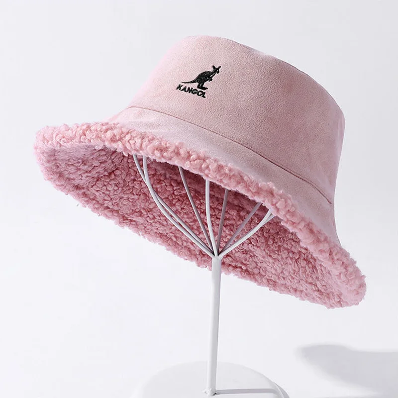 Шапка-кенгуру со знаком Kangol женская 