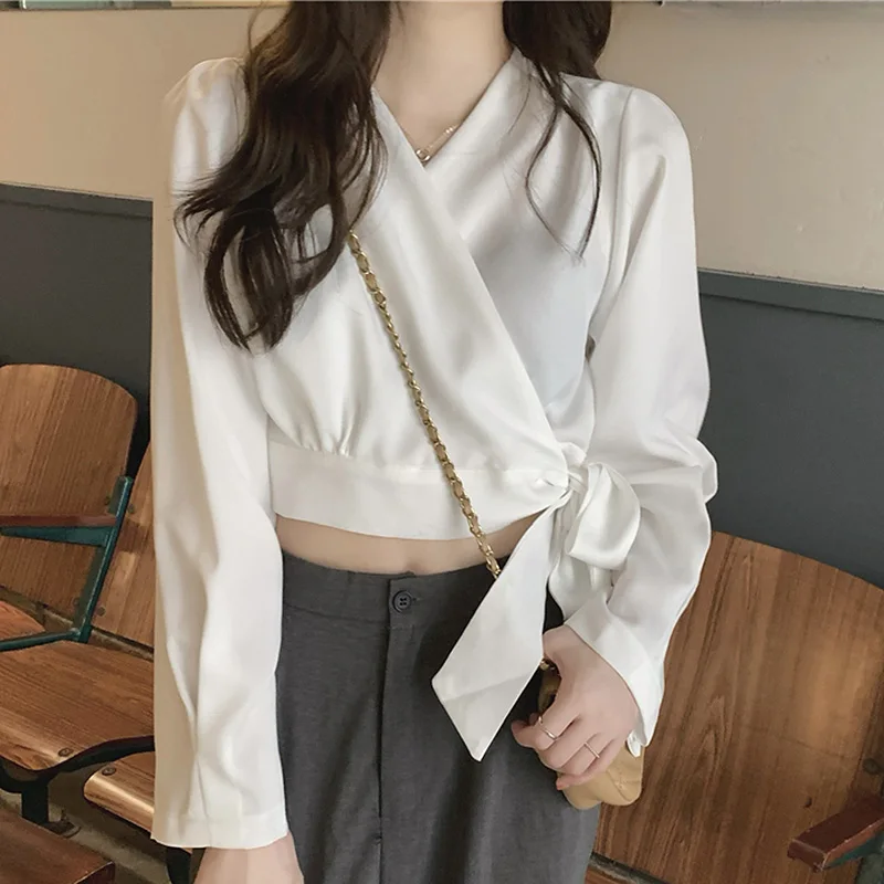 

BETHQUENOY Spring Ladies Tops White Black Crop Shirts Women Chemise Femme V Neck Lace Up Blouses Woman Clothing Bluzki Damskie
