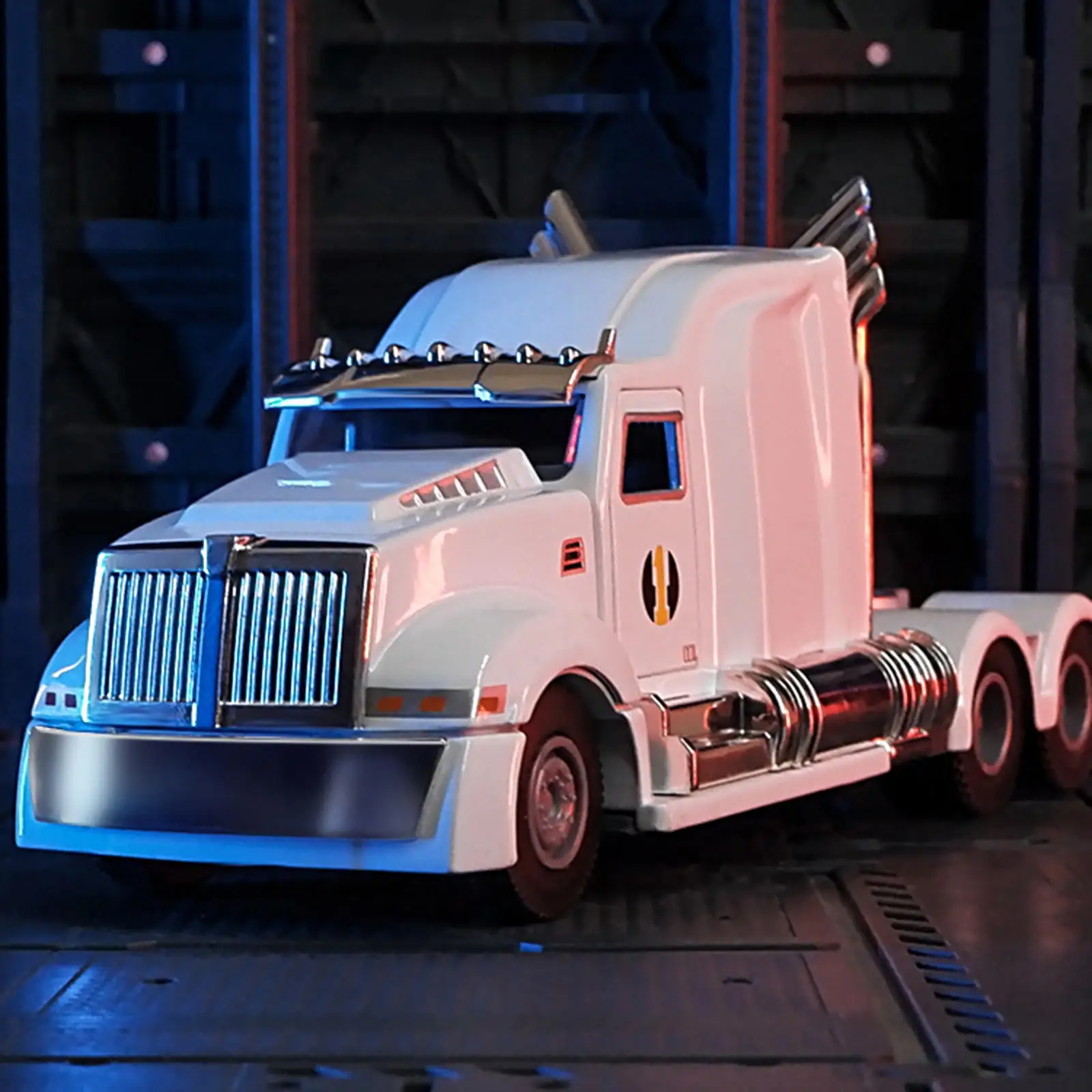 

Модель автомобиля из сплава, модель литая игрушечного автомобиля, модель грузовика для девочек, мальчиков, детей 12 +, унисекс, подарок на нов...