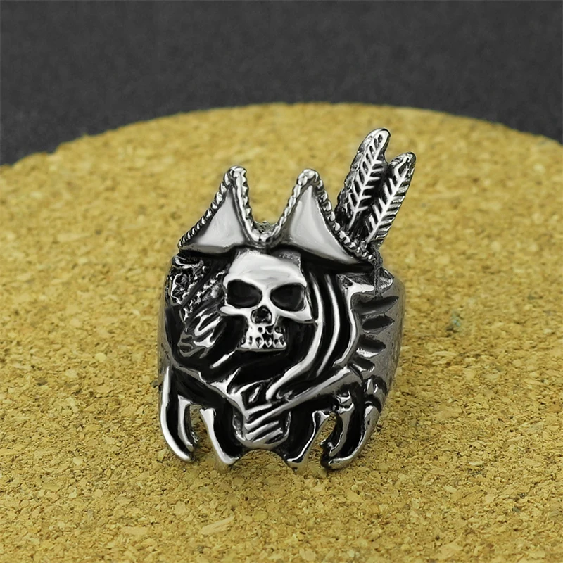 

Europe and the United States new vintage stainless steel pirate skull ring Trendy personality punk hip hop men's ring wholesale