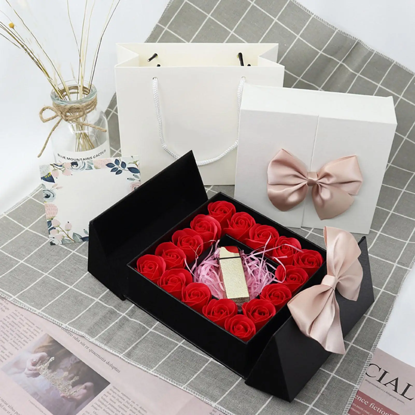 

Jewelry box Square Double Door Rose Bowknot Design Jewelry Lipstick Gift Packaging Display Case