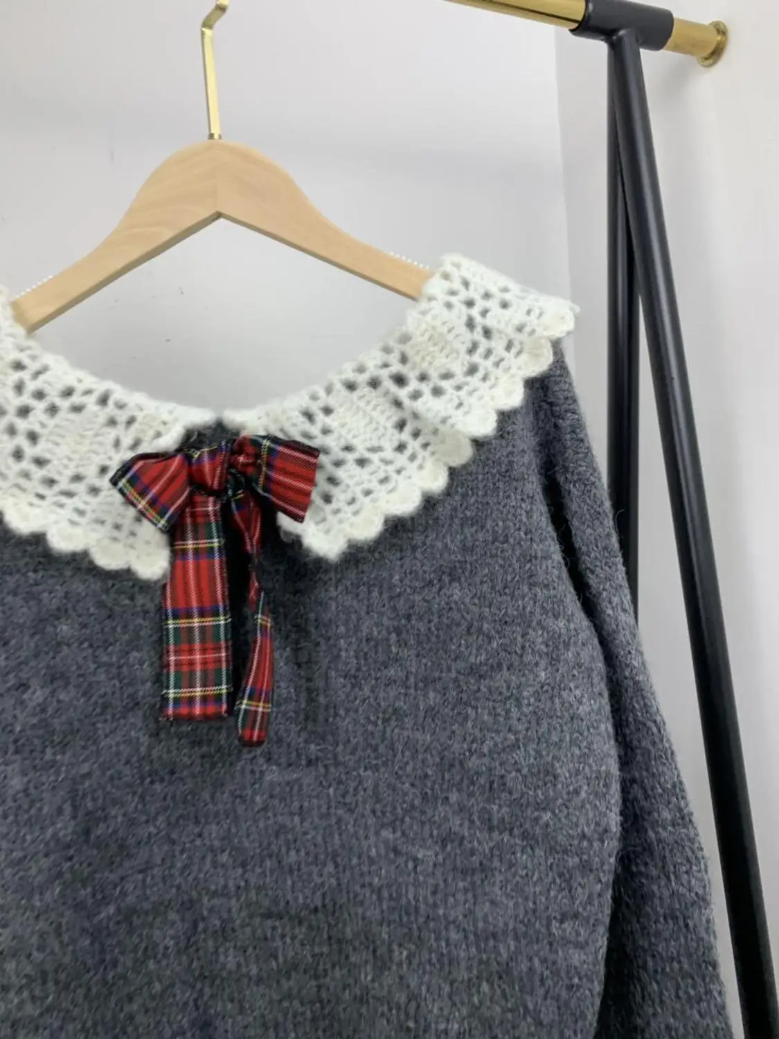 

Women Bow Backless Sweet Fresh Long Sleeve Female Pullover Peter pan Collar Sweater