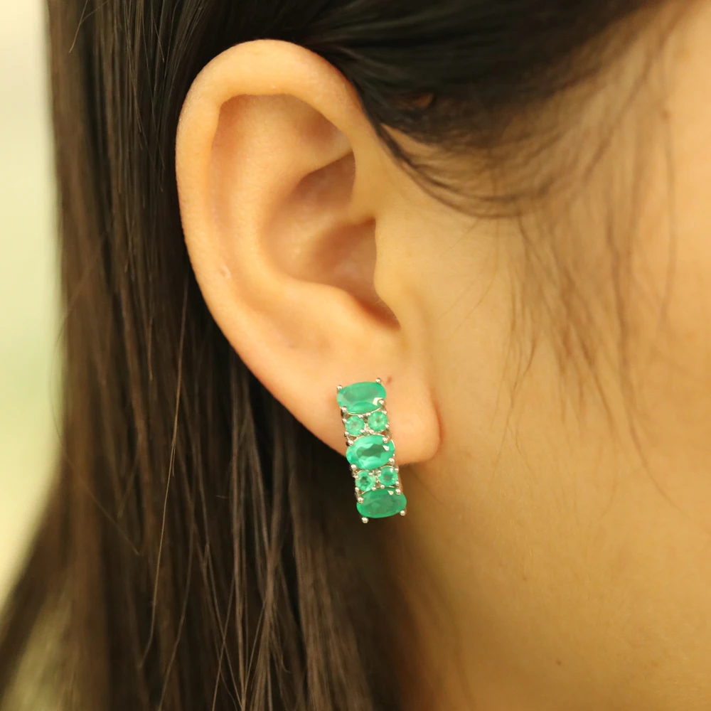 Серьги из серебра 925 пробы с натуральным драгоценным камнем и застежкой зеленого