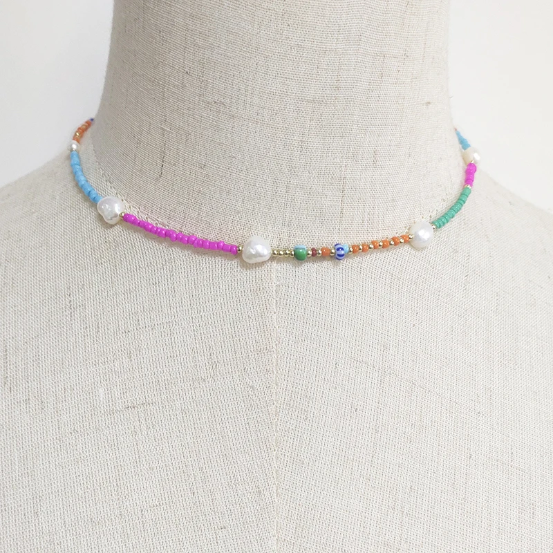 Цепочка на шею летняя разноцветная с бусинами чокер жемчугом аксессуар для