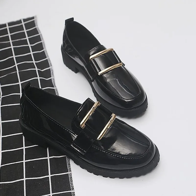 

Solid Black Leather Oxford Shoes Fad New Autumn Women Shoes Female Low Heels Slip on British Metal Buckle Casual Shoes Woman