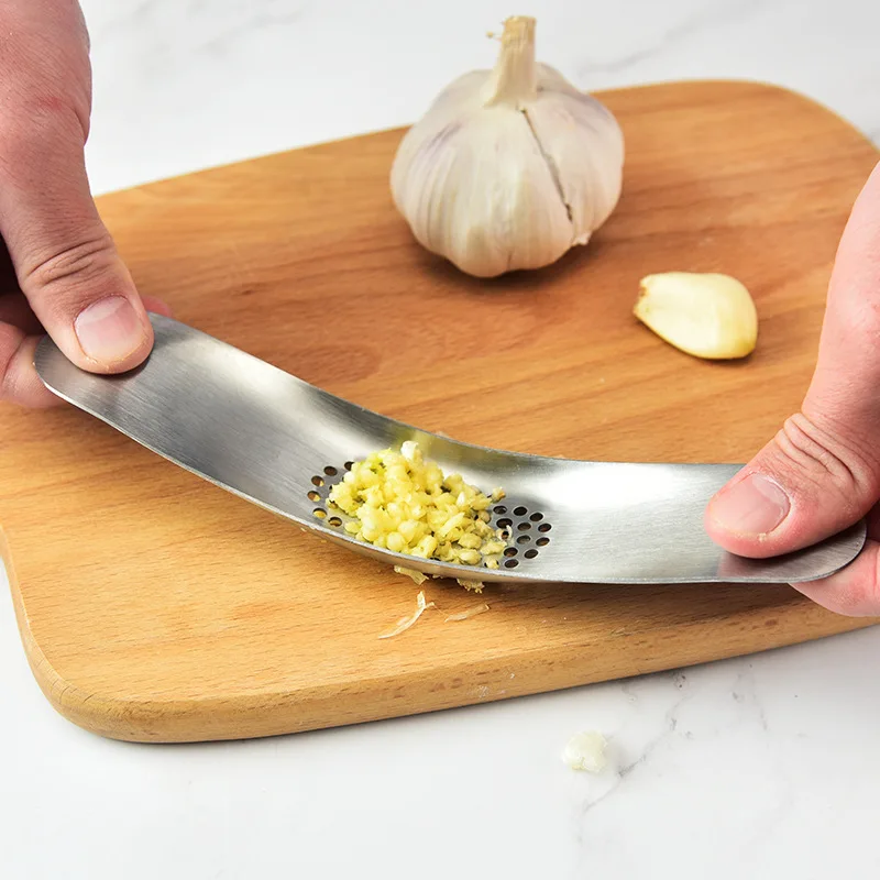 

Kitchen gadget Curved Garlic Press Stainless Steel Multi-function Manual Garlic Creative Cloves Kitchen Garlic Press Tool