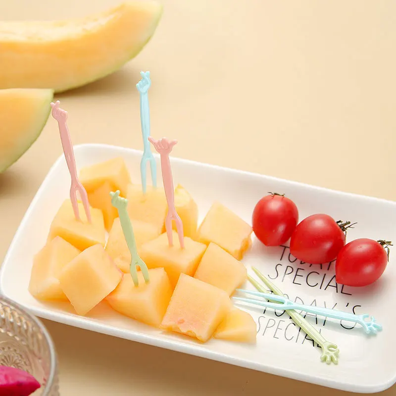 

50Pcs plastic Fruit fork disposable small household children eat fruit sticks