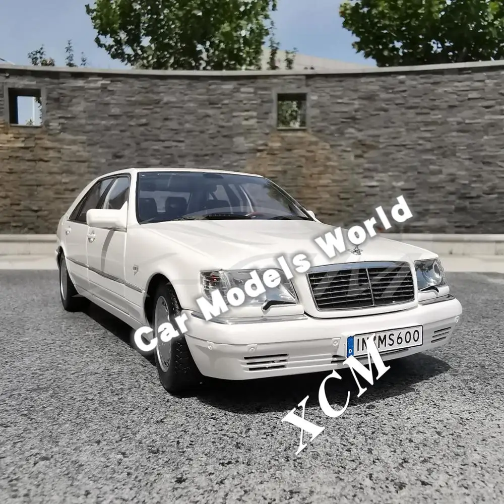 Литая под давлением модель автомобиля для S600 (белый) 1:18 + маленький подарок! |