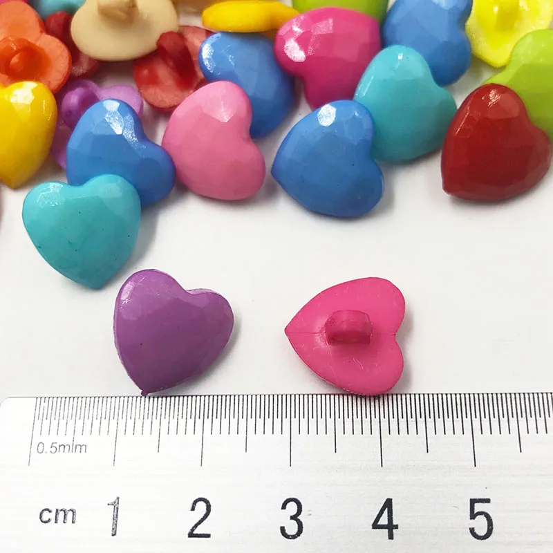 50/100 шт 14 мм милые сердца Пластиковые кнопки много смешанных цветов PT51|button car|button