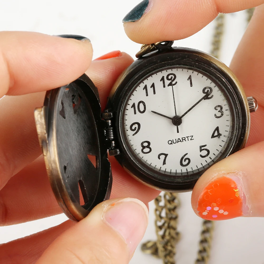 

Distinctive Shape Nice Flip Cover Quartz Pocket Watches Round Dial with Arabic Numerals Pendant Watch for Women Men