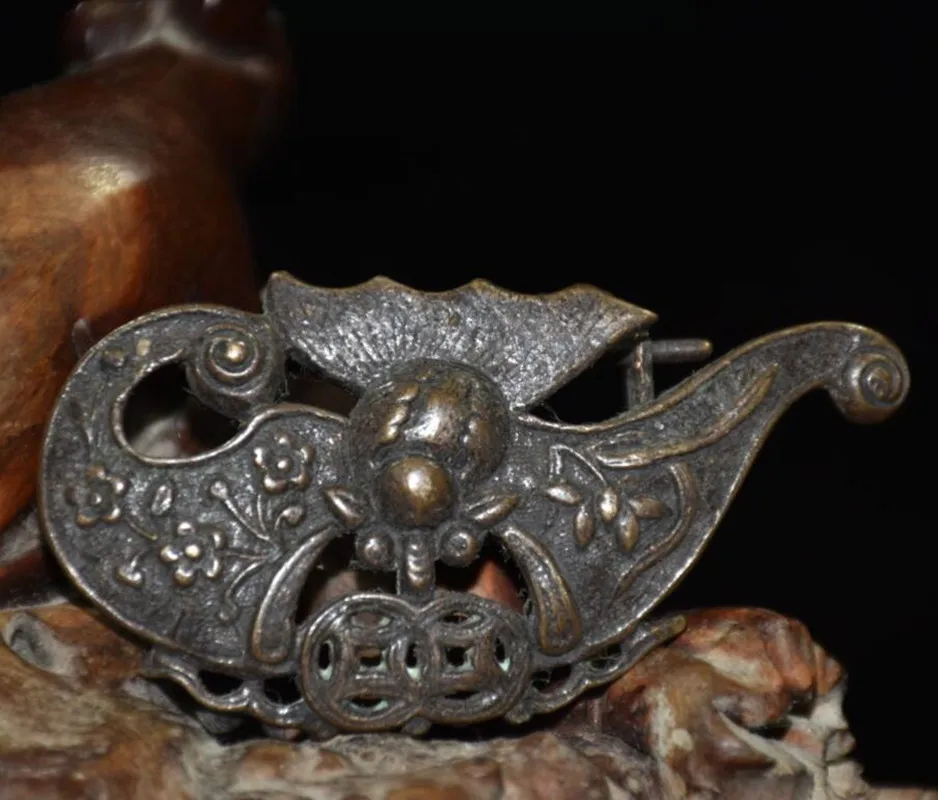 

Статуэтка архаиза латунная благословение животное старинный замок ремесла