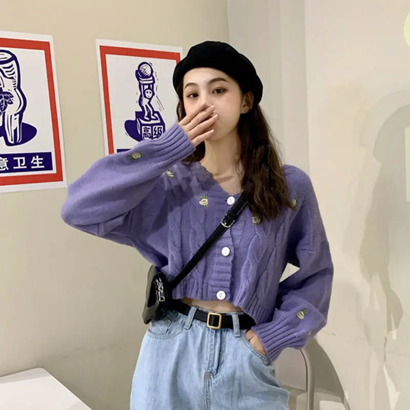 Женский трикотажный свободный свитер с цветочной вышивкой V образным вырезом и