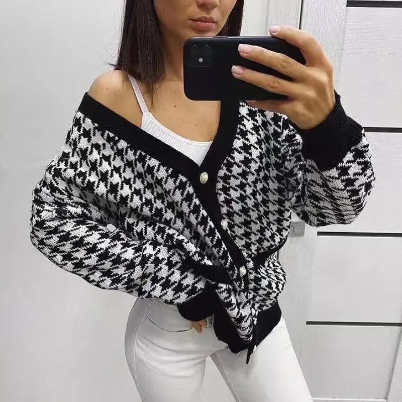 

Autumn Winter 2021 Knit Cardigan Women's Fashion Loose Single Breasted V-neck Long-sleeved Knitted Mid-length Plaid Cardigan