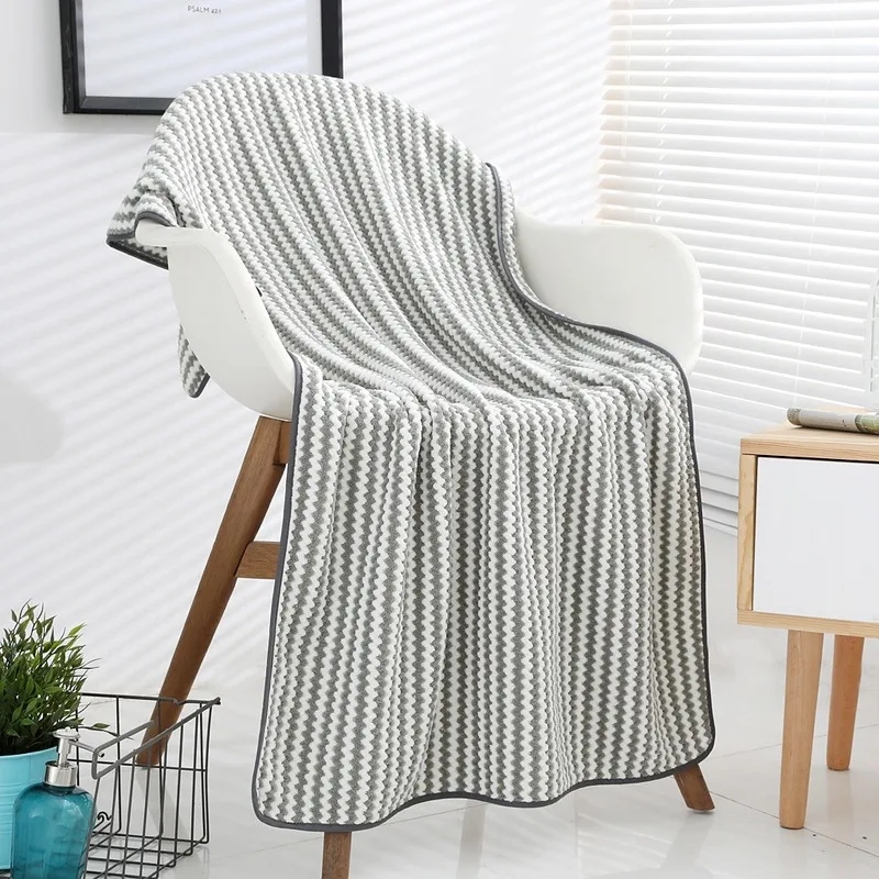 

Bath Towel Ultra-Fine Fiber Coral Velvet Beach Towel Super Absorbent Quick-Drying Thick Bath Towel Big Towel Double-Sided Velvet