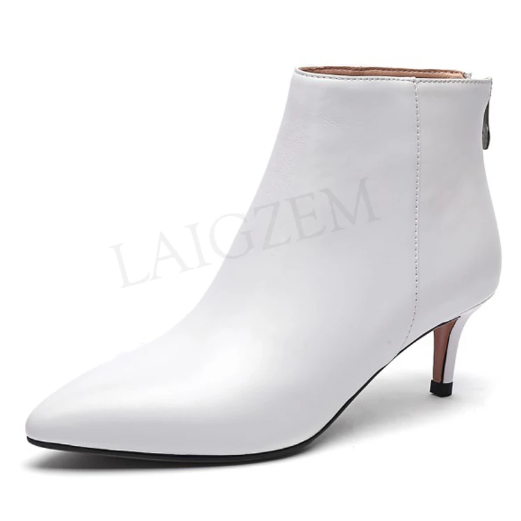 LGZ932 White LAIGZEM/женские ботильоны из натуральной кожи; ботинки на низком каблуке с молнией сзади; сезон осень-зима; женская обувь; botas mujer; размеры 40, 41, 42, 43 - Цвет: LGZ932 White