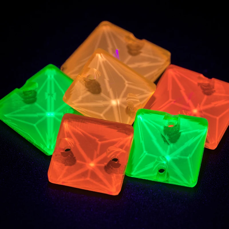 Новый тип неоновые флуоресцентные стеклянные стразы квадратной формы с плоской