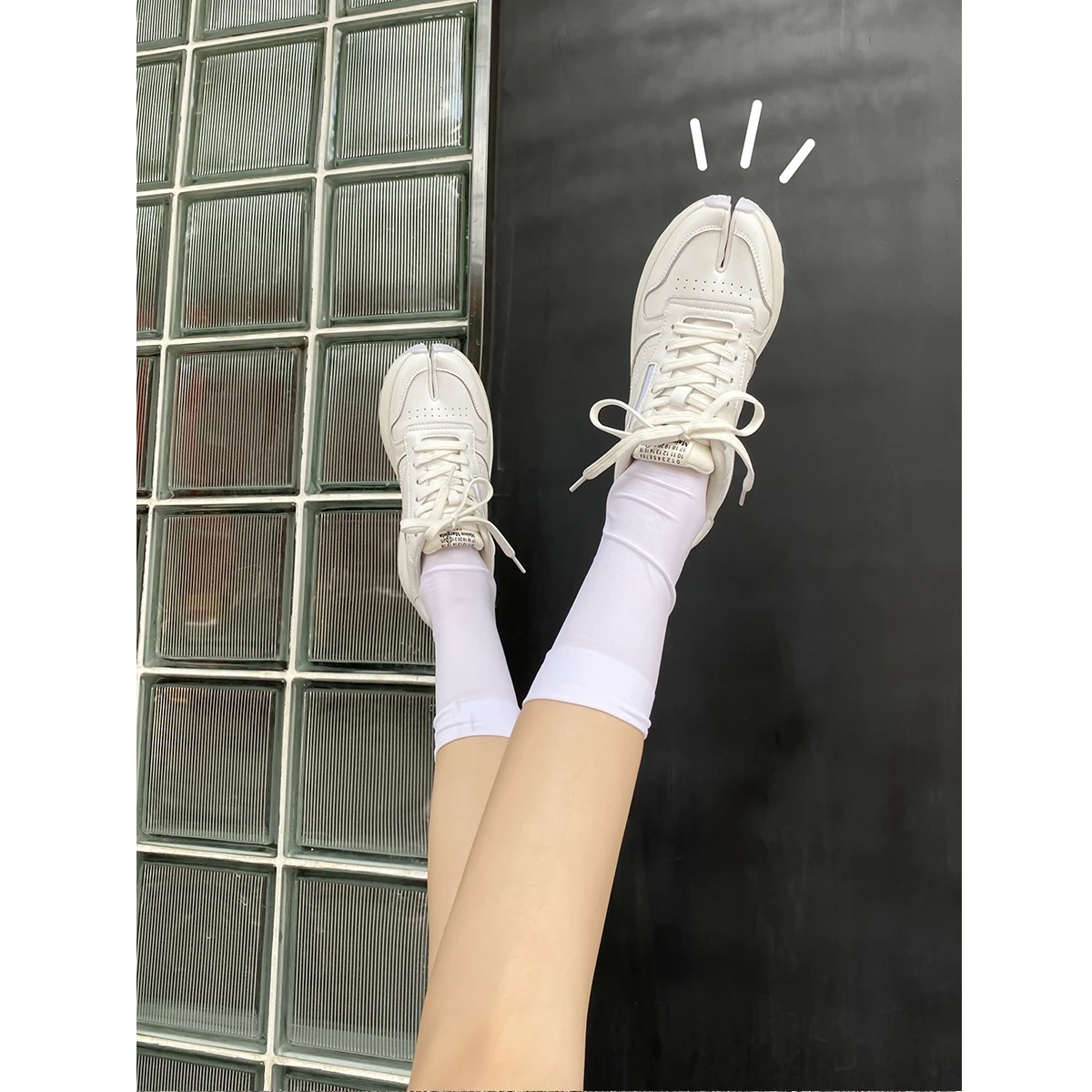 

2021 new style split toe lace letter thick bottom all-match casual sports shoes women summer flat women's shoes