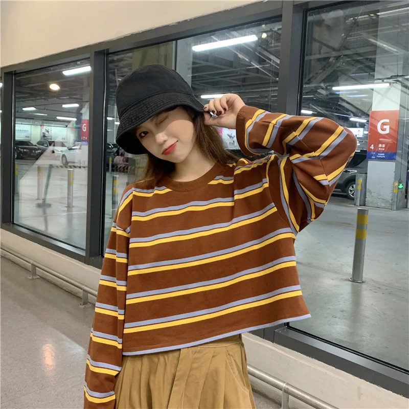 

Real Price Short Top with High-waisted Trousers Fashion Stripes